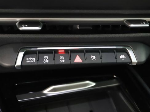 New 2026 Audi Q3 quattro 2.0T AWD/4WD image 27