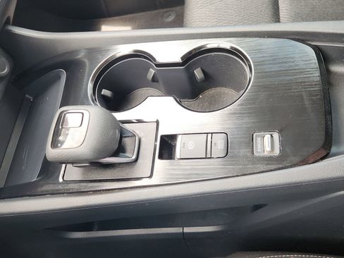 Used 2025 Nissan Rogue SV FWD image 23