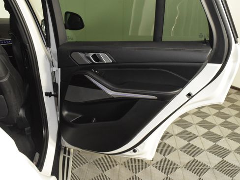 Used 2025 BMW X5 xDrive50e image 37