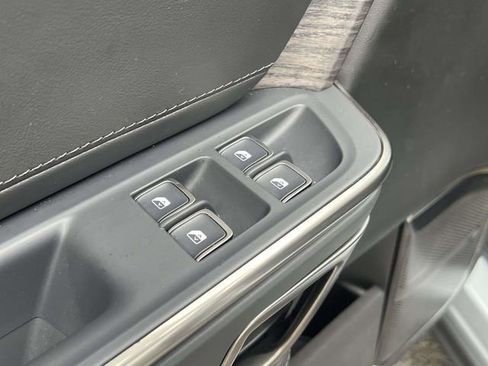 Used 2023 Rivian R1S Adventure image 22