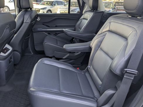 Certified 2025 Lincoln Navigator Reserve image 17