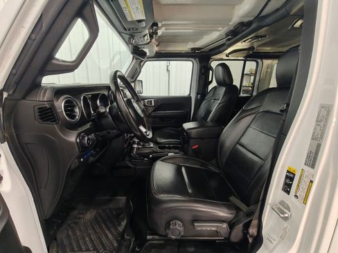 Used 2022 Jeep Wrangler Unlimited Sahara w/ Cold Weather Group image 28