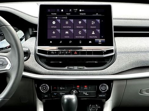 Used 2024 Jeep Compass Latitude AWD/4WD image 29