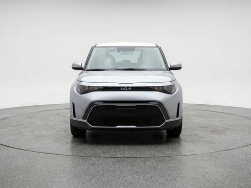 Used 2025 Kia Soul LX w/ LX Technology Package FWD image 2