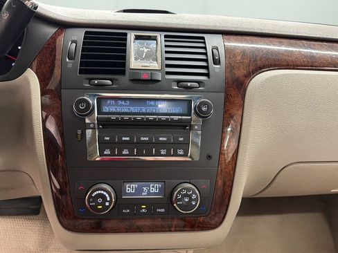 Used 2006 Cadillac DTS w/ Sun And Sound Package FWD image 11