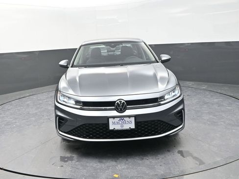 New 2026 Volkswagen Jetta SE image 2