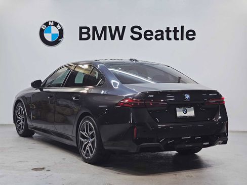 Used 2024 BMW i5 eDrive40i w/ M Sport Package image 4