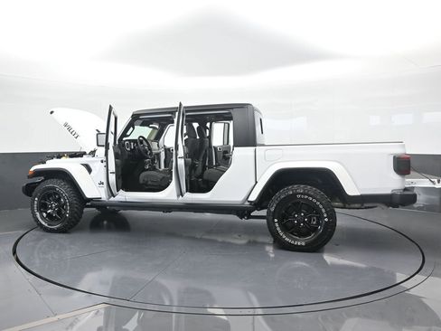 Used 2024 Jeep Gladiator Sport image 78