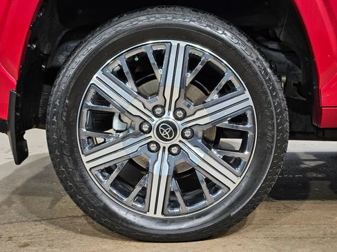 Used 2024 Toyota Sequoia Capstone AWD/4WD image 17