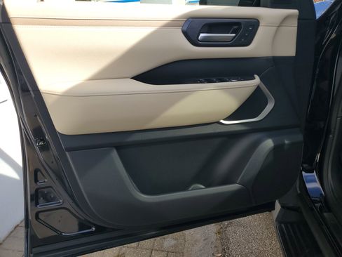 New 2026 Nissan Armada Platinum image 16