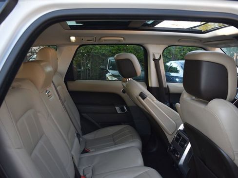 Used 2019 Land Rover Range Rover Sport HSE AWD/4WD image 25