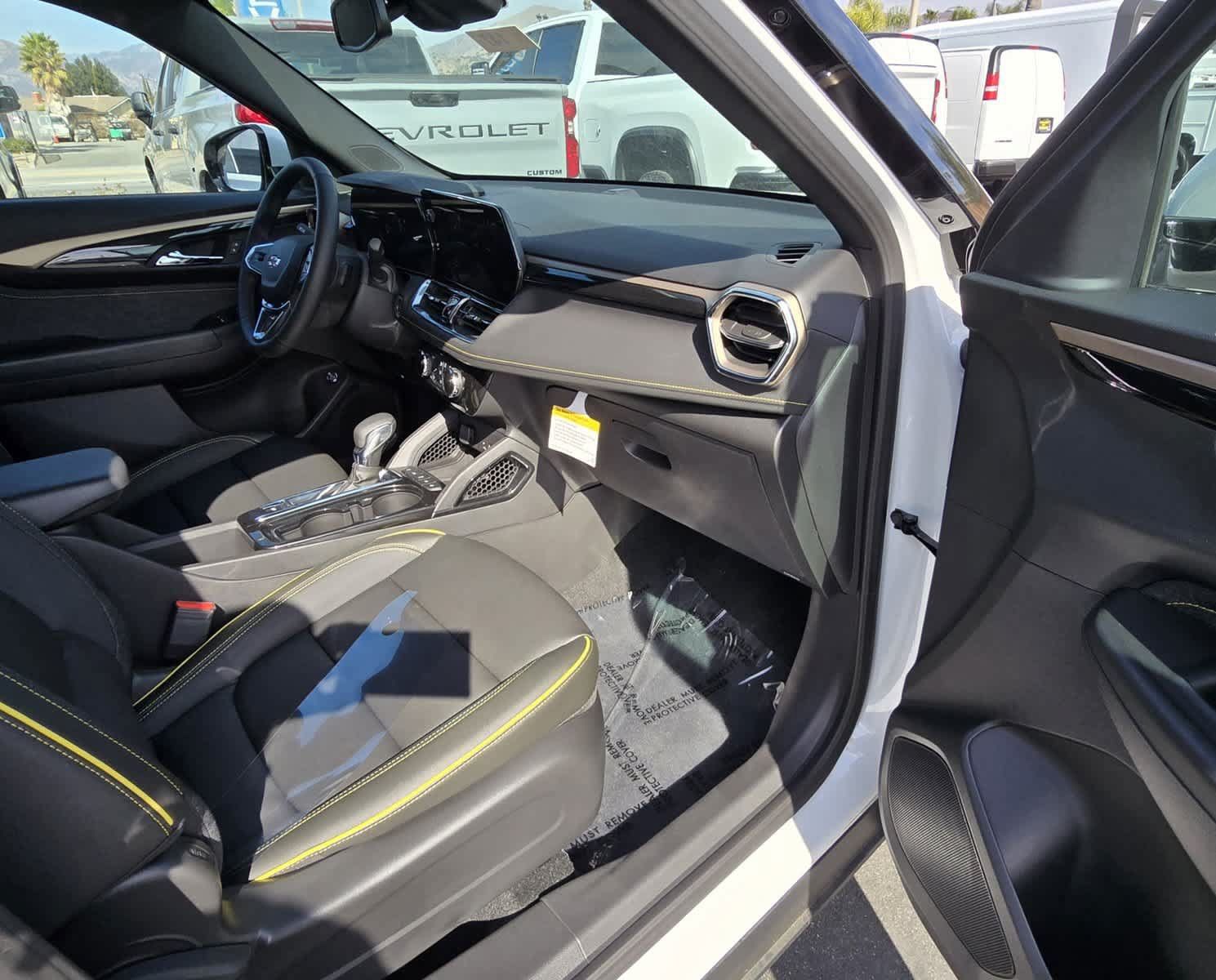 Used 2025 Chevrolet TrailBlazer ACTIV w/ Convenience Package FWD image 15