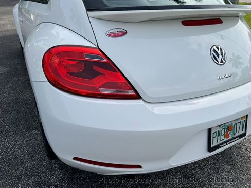 Used 2012 Volkswagen Beetle Launch Edition image 23