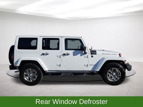 Used 2017 Jeep Wrangler Unlimited Rubicon w/ Connectivity Group AWD/4WD image 8