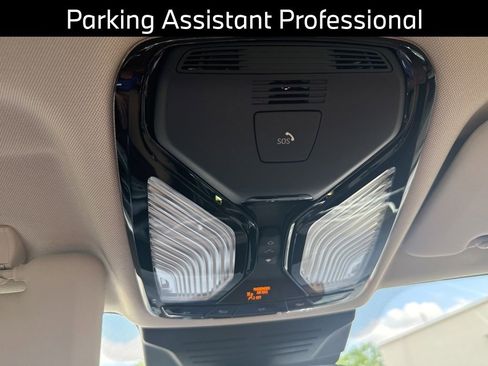 Certified 2025 BMW X7 xDrive40i w/ Premium Package AWD/4WD image 21