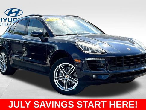Used 2017 Porsche Macan AWD/4WD image 3