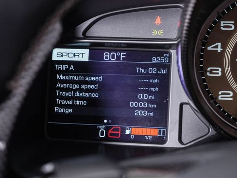 Used 2019 Ferrari Portofino RWD image 29