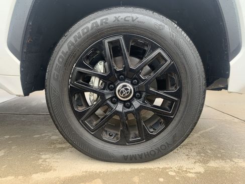 Used 2024 Toyota Tundra Limited image 13