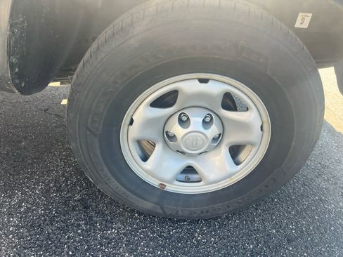 Used 2023 Toyota Tacoma SR AWD/4WD image 16