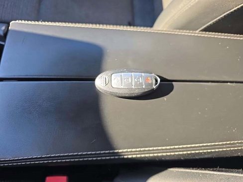 Used 2021 Nissan Rogue SV image 10