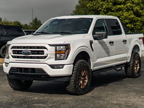 Used 2023 Ford F150 XLT w/ Trailer Tow Package AWD/4WD image 4