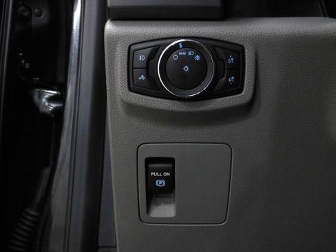 Used 2015 Ford F150 XLT image 45