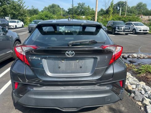 Used 2019 Toyota C-HR LE FWD image 4
