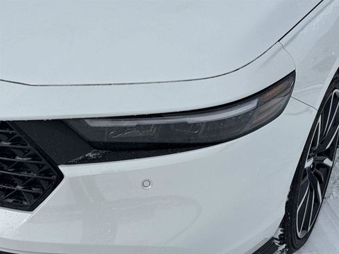 Used 2025 Honda Accord Touring image 9