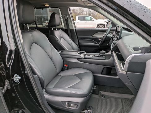 Certified 2024 Toyota Grand Highlander XLE image 27