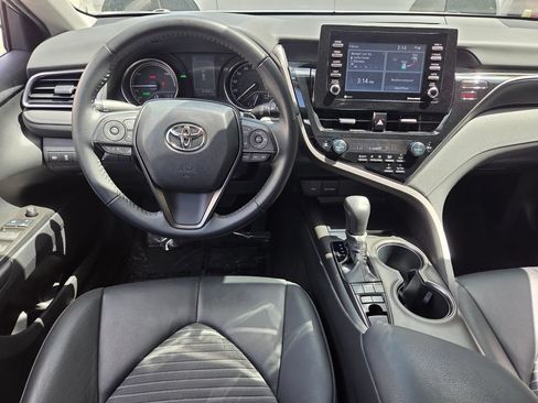 Used 2022 Toyota Camry SE w/ Convenience Package FWD image 12
