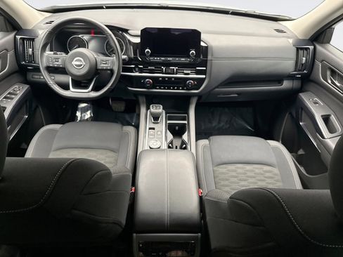 Used 2025 Nissan Pathfinder SV AWD/4WD image 14