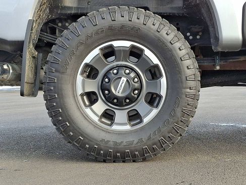 Certified 2023 Ford F250 Platinum w/ Tremor Off-Road Package image 9