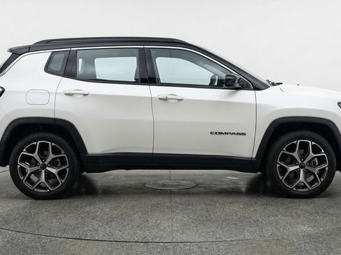 Used 2025 Jeep Compass Limited AWD/4WD image 11