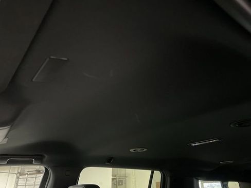 Used 2025 Chevrolet Suburban Z71 AWD/4WD image 22