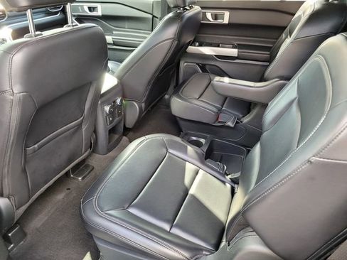 Used 2021 Ford Explorer XLT w/ Equipment Group 202A image 15