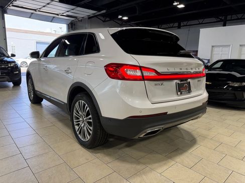 Used 2016 Lincoln MKX Reserve w/ Technology Package AWD/4WD image 4
