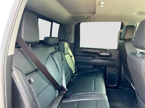 Used 2024 GMC Sierra 2500 SLT w/ SLT Premium Package image 29