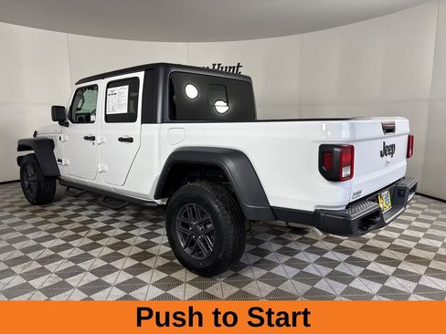 Used 2025 Jeep Gladiator Sport image 7