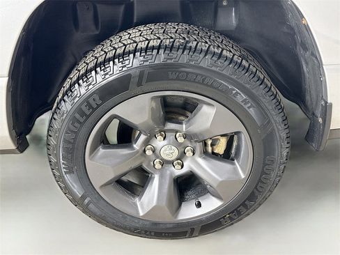 Used 2021 RAM 1500 Big Horn image 28