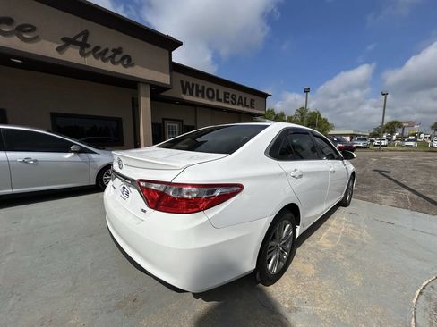 Used 2016 Toyota Camry SE image 6