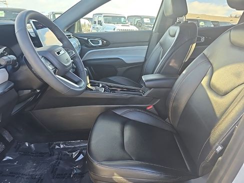 Certified 2024 Jeep Compass Limited image 20