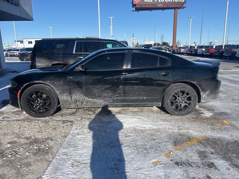 Used 2019 Dodge Charger SXT w/ Plus Group image 4