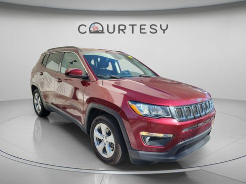 Used 2020 Jeep Compass Latitude FWD image 4