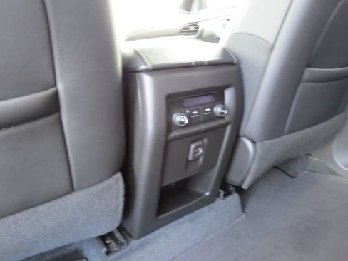 Certified 2023 Chevrolet Traverse LT AWD/4WD image 14