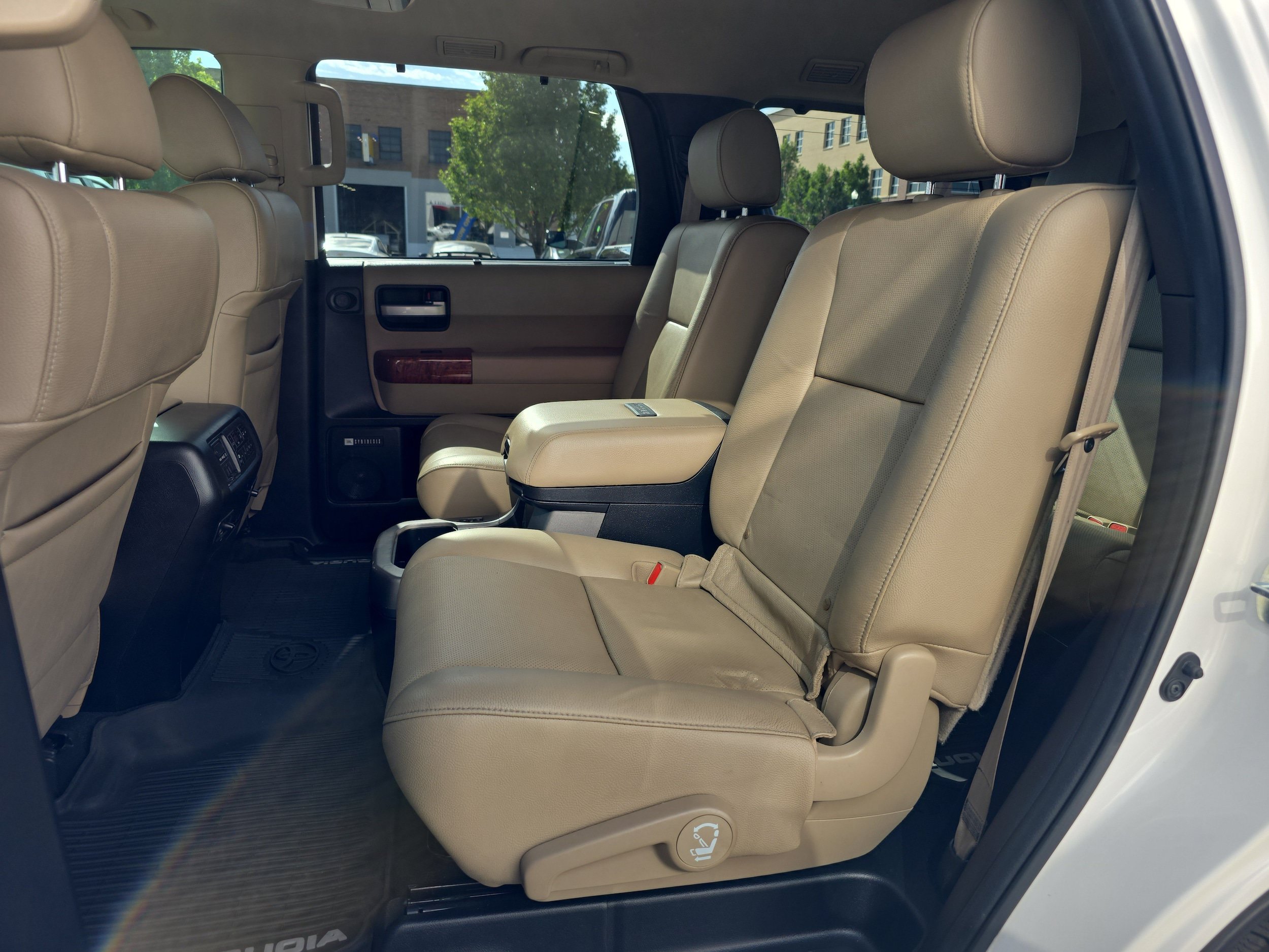 Used 2019 Toyota Sequoia Platinum w/ Carpet Mat Package (TMS) AWD/4WD image 13