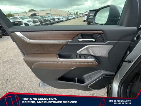 New 2026 GMC Acadia Denali Ultimate w/ LPO, Floor Liner Package AWD/4WD image 24