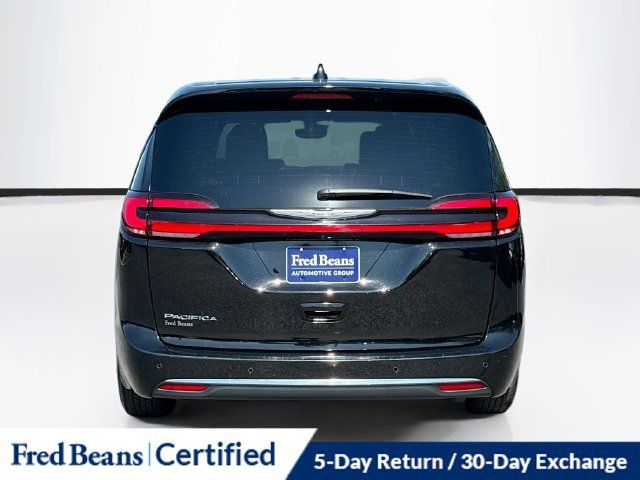 Used 2025 Chrysler Pacifica Select FWD image 9