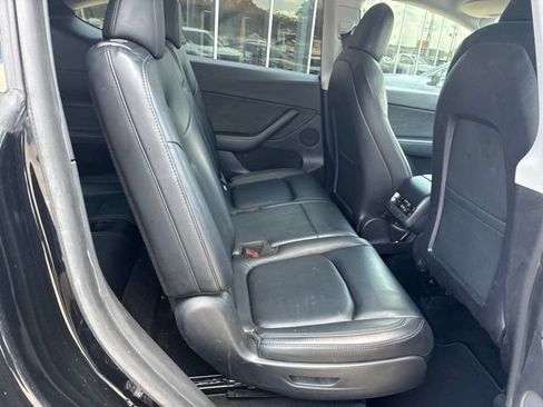 Used 2021 Tesla Model Y Long Range AWD/4WD image 9