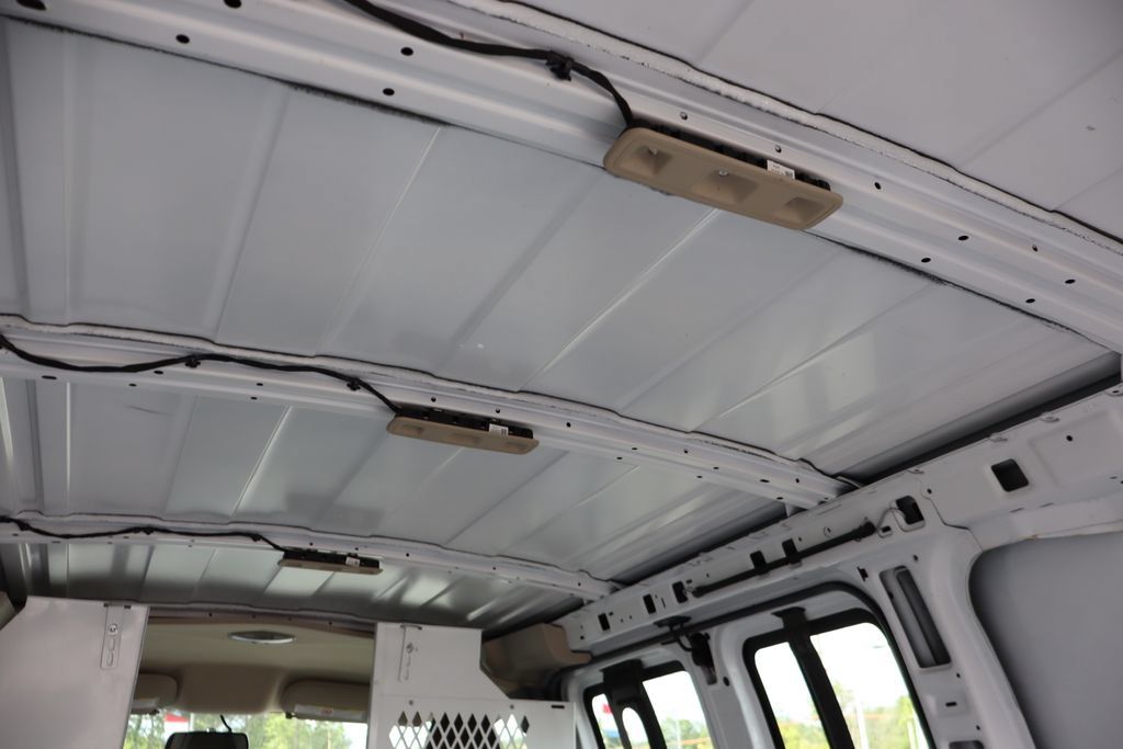 Used 2019 Chevrolet Express 2500 w/ Driver Convenience Package RWD image 5