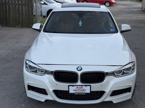 Used 2017 BMW 330i xDrive Sedan AWD/4WD image 4